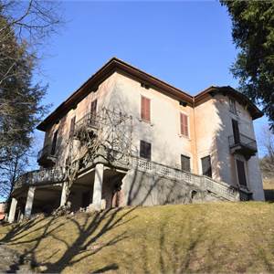 Villa In Vendita a San Giovanni Bianco