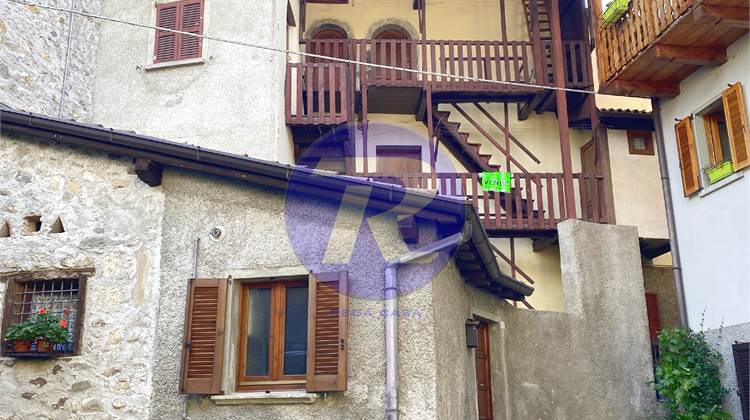 Doppelhaushälfte zu Verkauf in San Giovanni Bianco