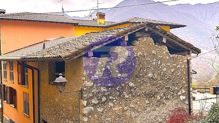 Rustico / Casale In Vendita a San Pellegrino Terme