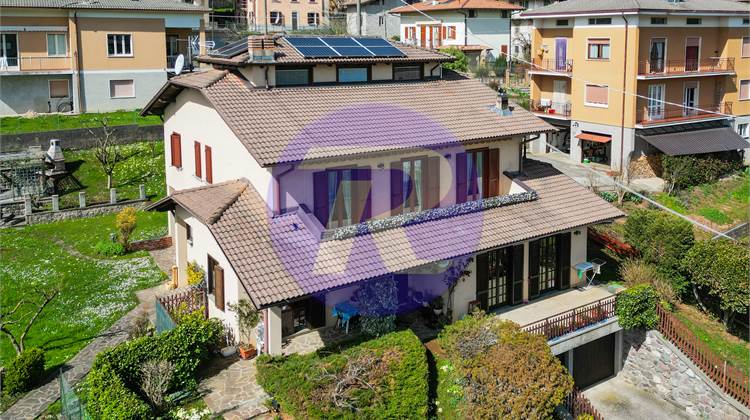 Villa bifamiliare In Vendita a San Giovanni Bianco