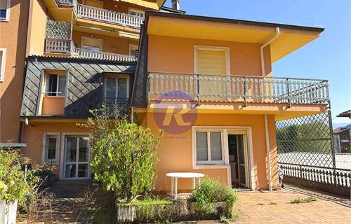 🏡 Ampio appartamento con terrazza e autorimessa – San Pellegrino Terme