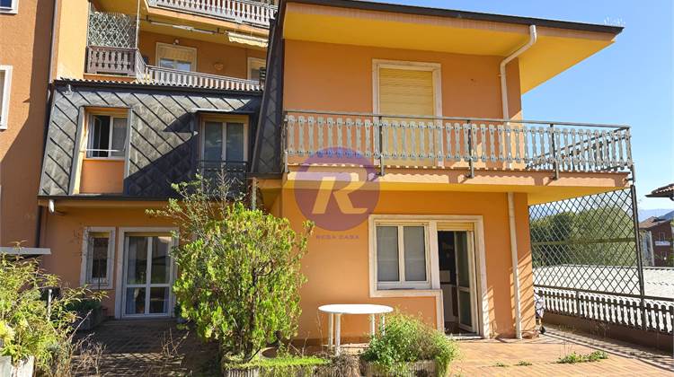 🏡 Ampio appartamento con terrazza e autorimessa – San Pellegrino Terme