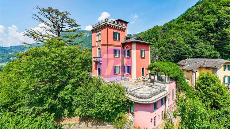 Villa In Vendita a San Pellegrino Terme