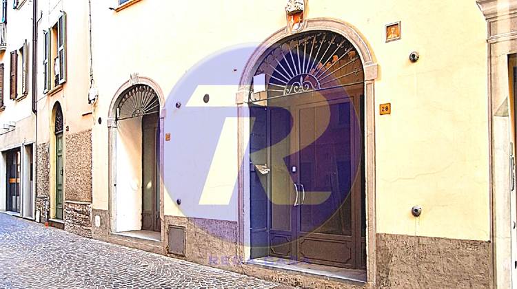 Boutique Dans Vente à Zogno