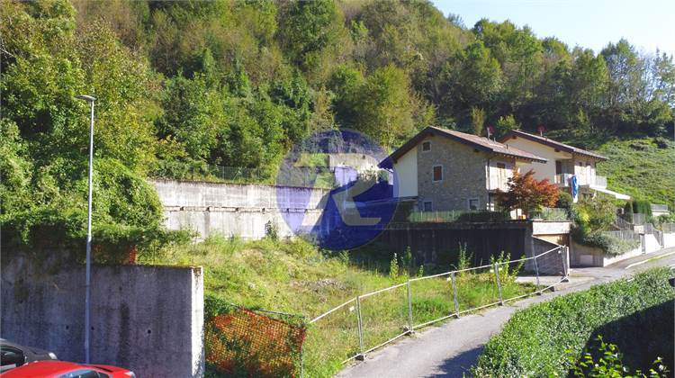Земля под строительство в Продажа в San Pellegrino Terme