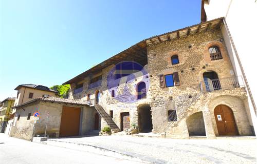 Villa In Vendita a Zogno