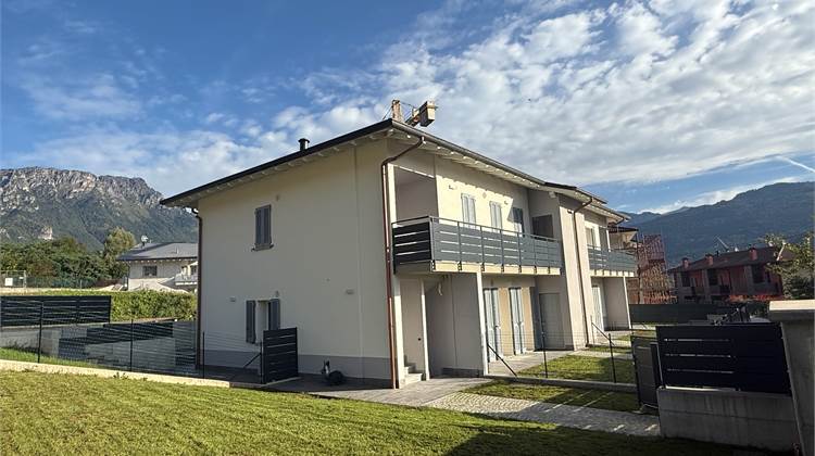 4-und MehrzimmerWohung zu Verkauf in San Giovanni Bianco