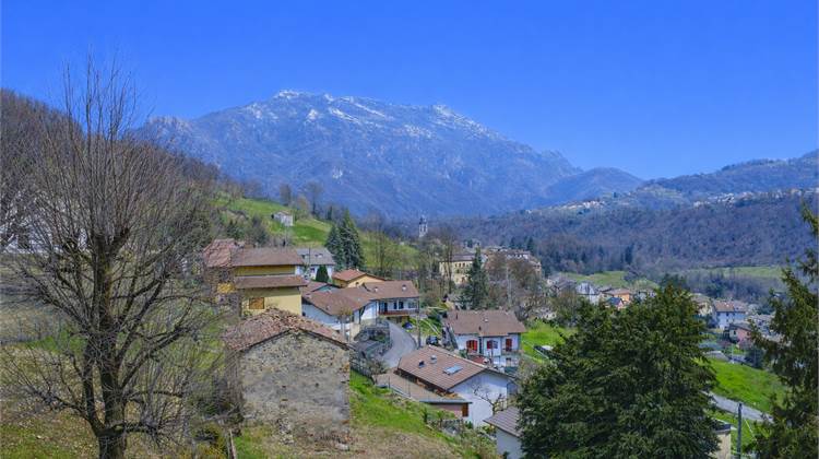 Rustico indipendente con terreno e possibilità cambio d’uso in abitazione – Taleggio, Sottochiesa