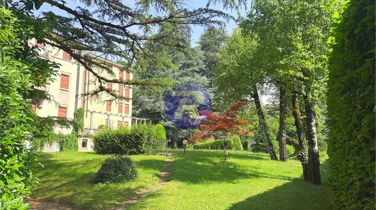 San Pellegrino Terme – Appartamento in edificio storico con parco secolare 