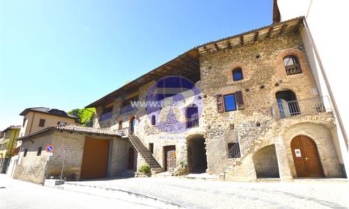 Villa In Vendita a Zogno